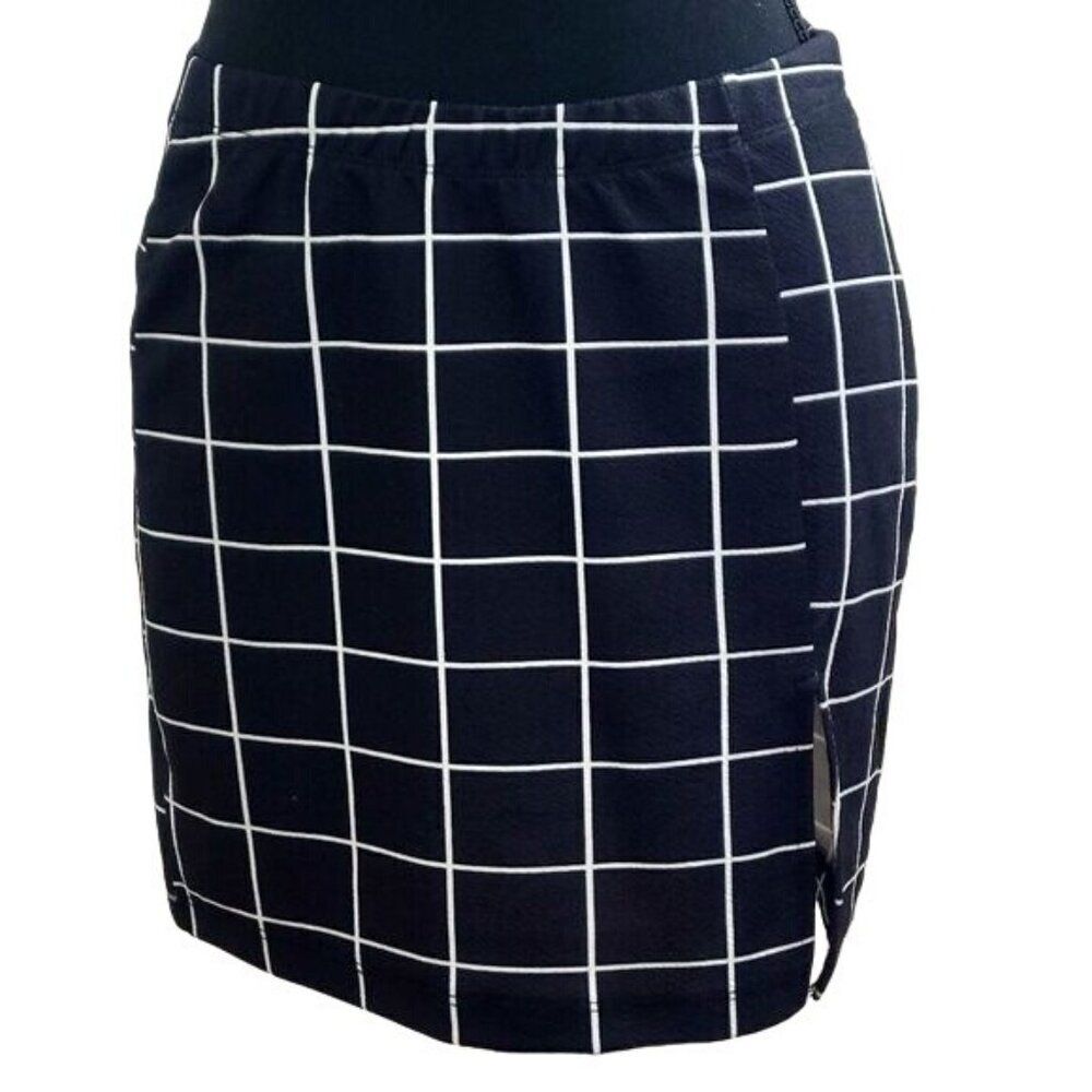 🔥$5/$25 Black and White Check Mini Skirt